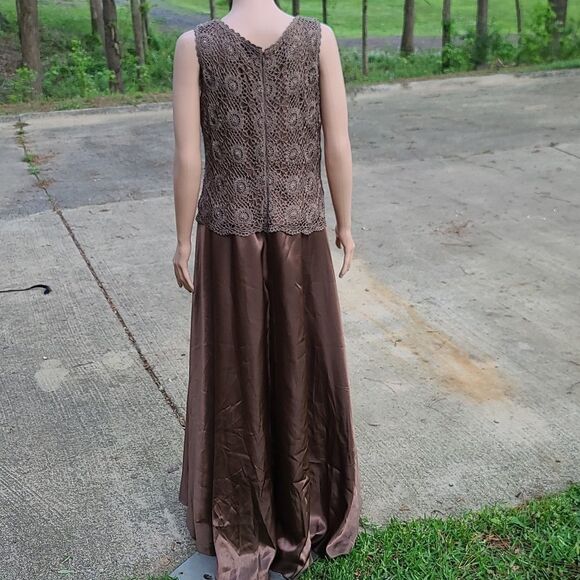 Cachet Elegant Crochet Beaded brown formal gown - Picture 3 of 9